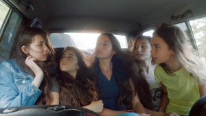 Film scene: "My family is a women’s family."