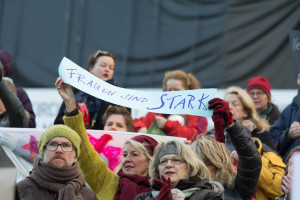 Flashmob gegen Männergewalt nach den Vorfällen in Köln
