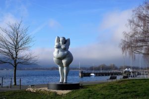 A lovely statue of a full-figured lady. I strive to be that comfortable with myself.