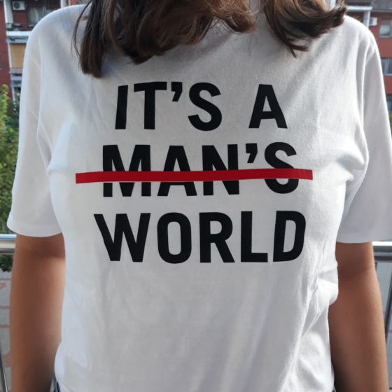 A T-shirt that Žana Gamoš made and gave as a gift to women.